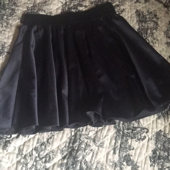 5/$20 NYInvasion Black/Grey Leather Skater Skirt - Picture 3 of 8